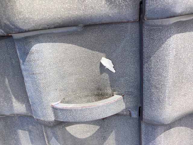 漆喰が取れた跡